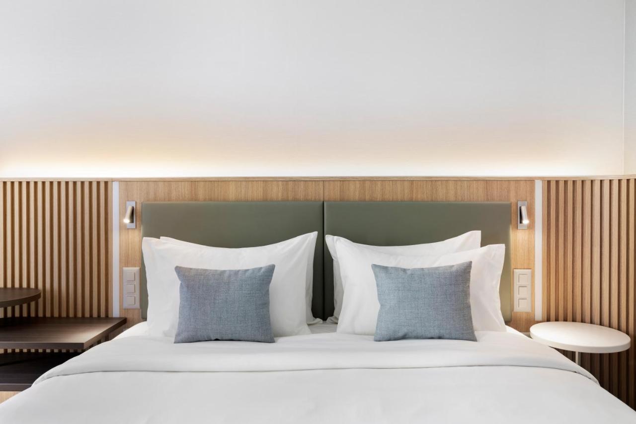 Отель Courtyard By Marriott Biel Bienne Экстерьер фото