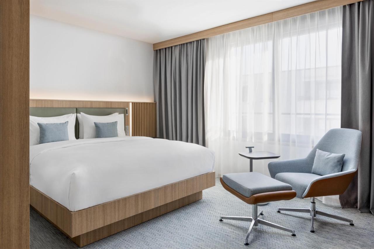Отель Courtyard By Marriott Biel Bienne Экстерьер фото