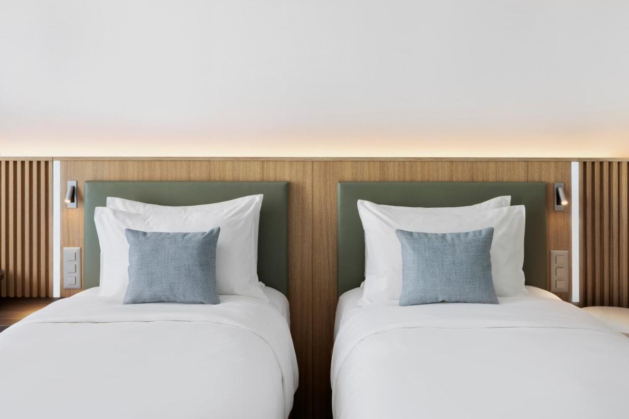 Отель Courtyard By Marriott Biel Bienne Экстерьер фото