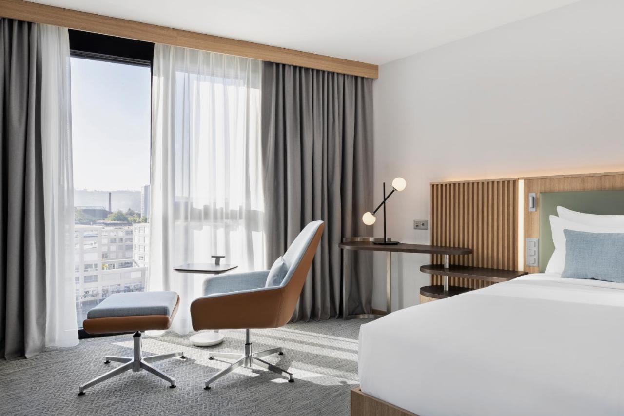 Отель Courtyard By Marriott Biel Bienne Экстерьер фото