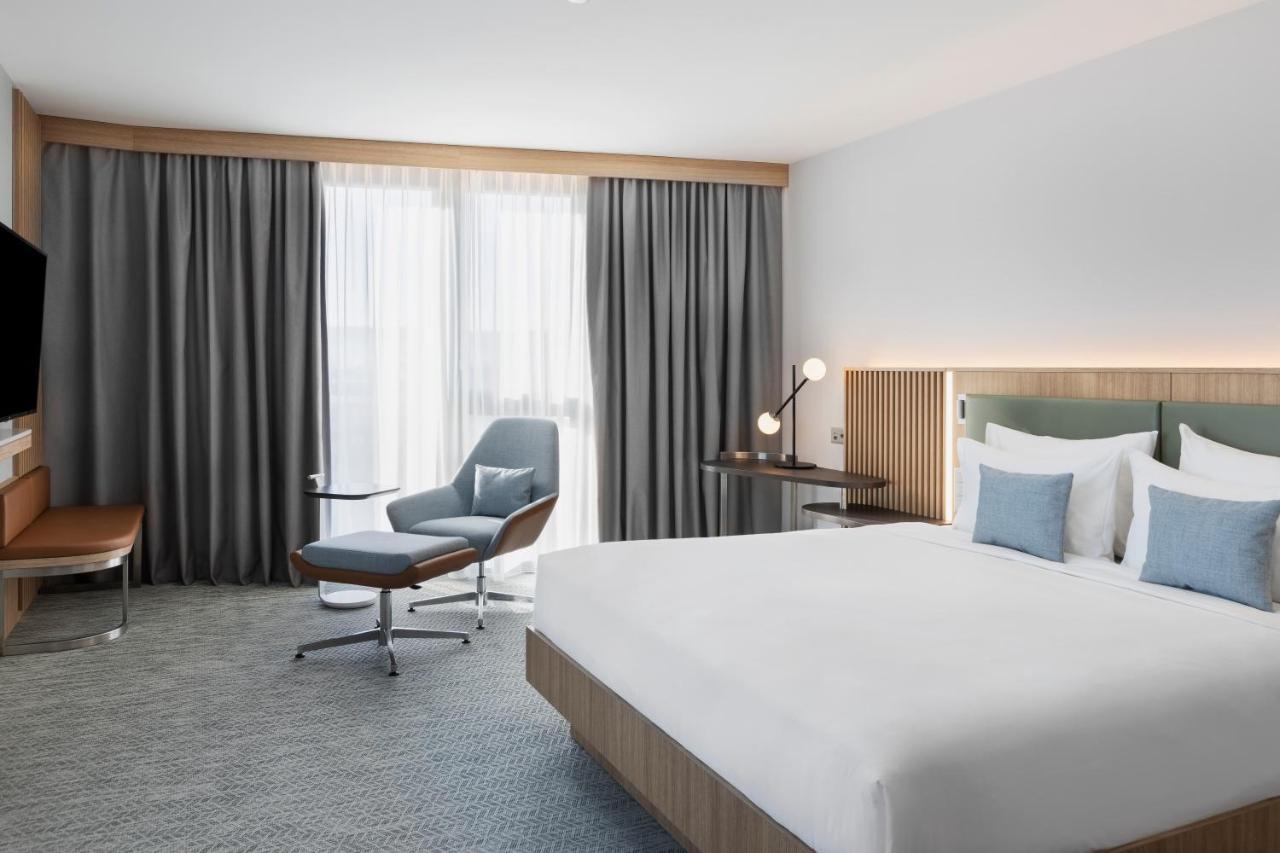 Отель Courtyard By Marriott Biel Bienne Экстерьер фото