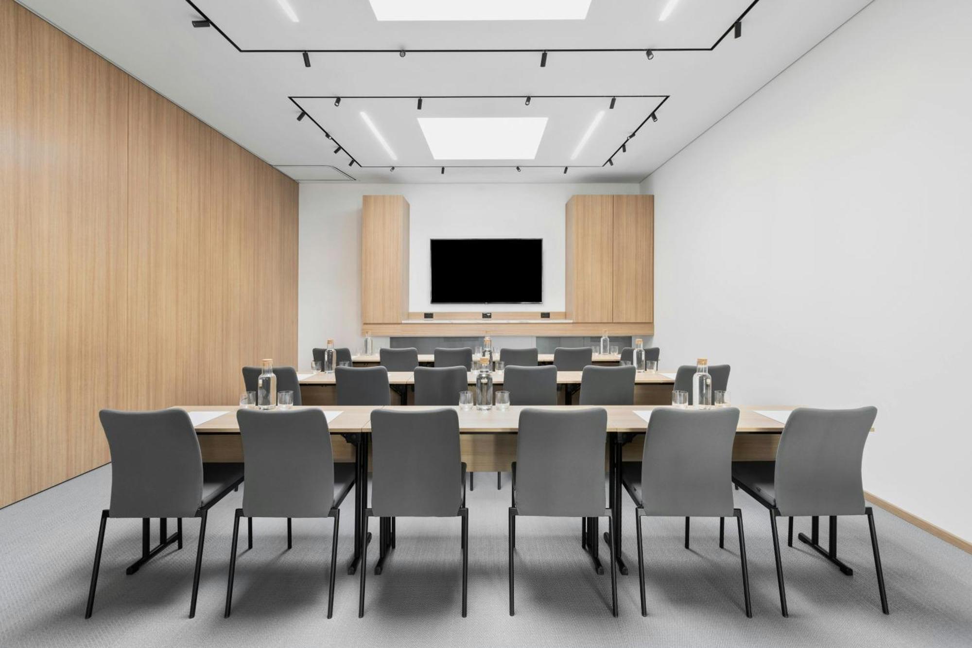 Отель Courtyard By Marriott Biel Bienne Экстерьер фото