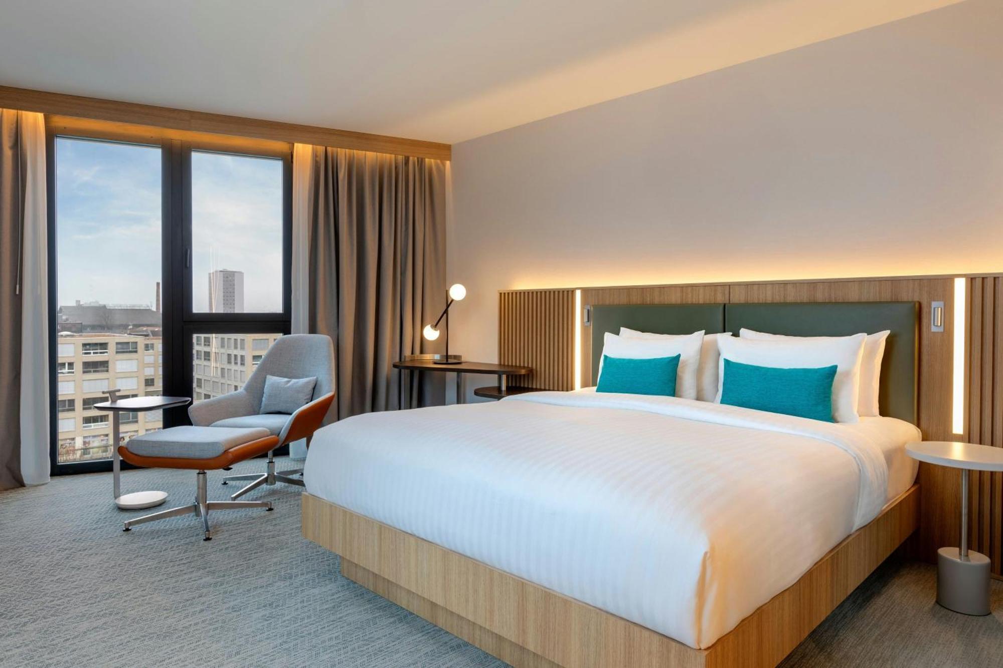 Отель Courtyard By Marriott Biel Bienne Экстерьер фото
