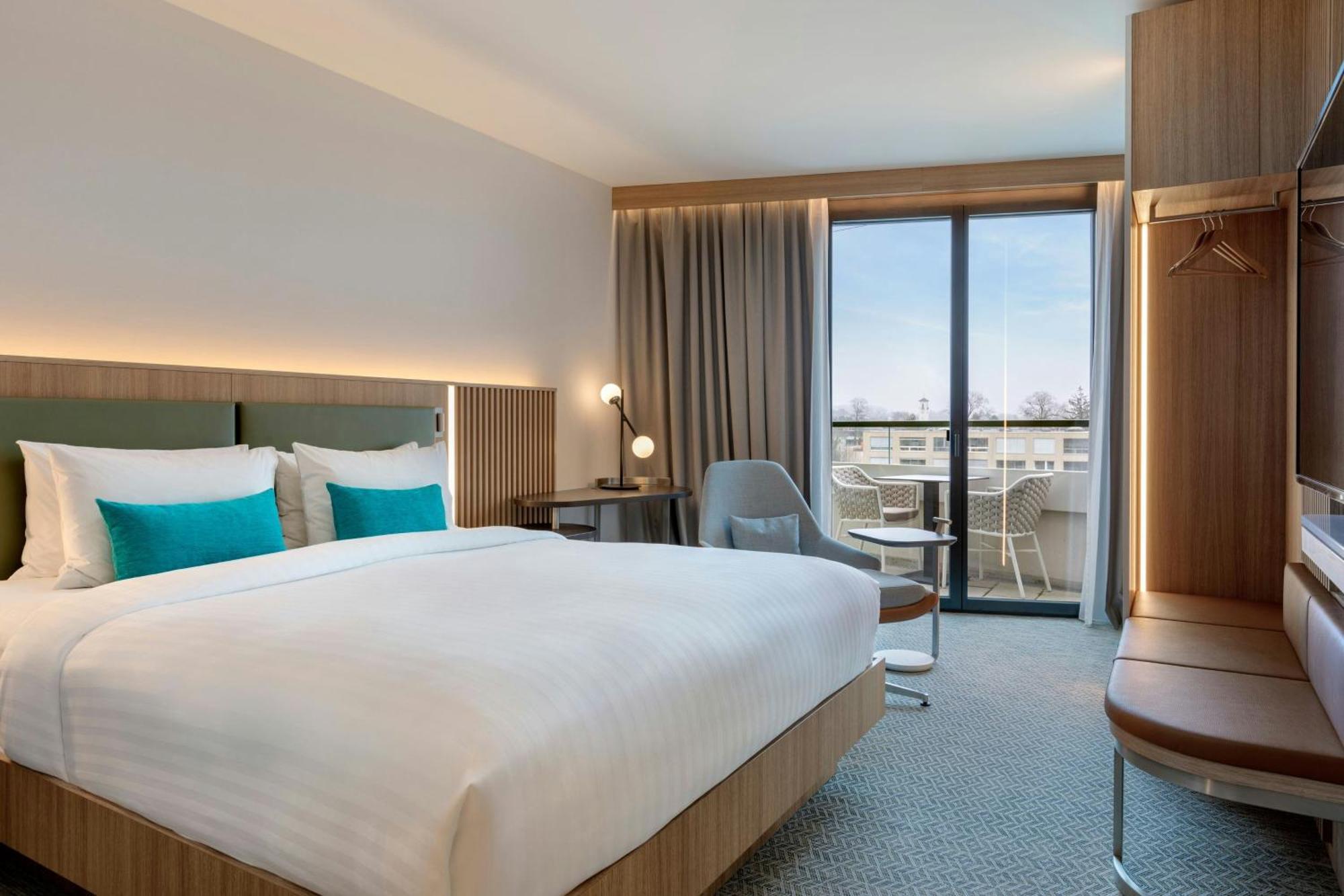Отель Courtyard By Marriott Biel Bienne Экстерьер фото