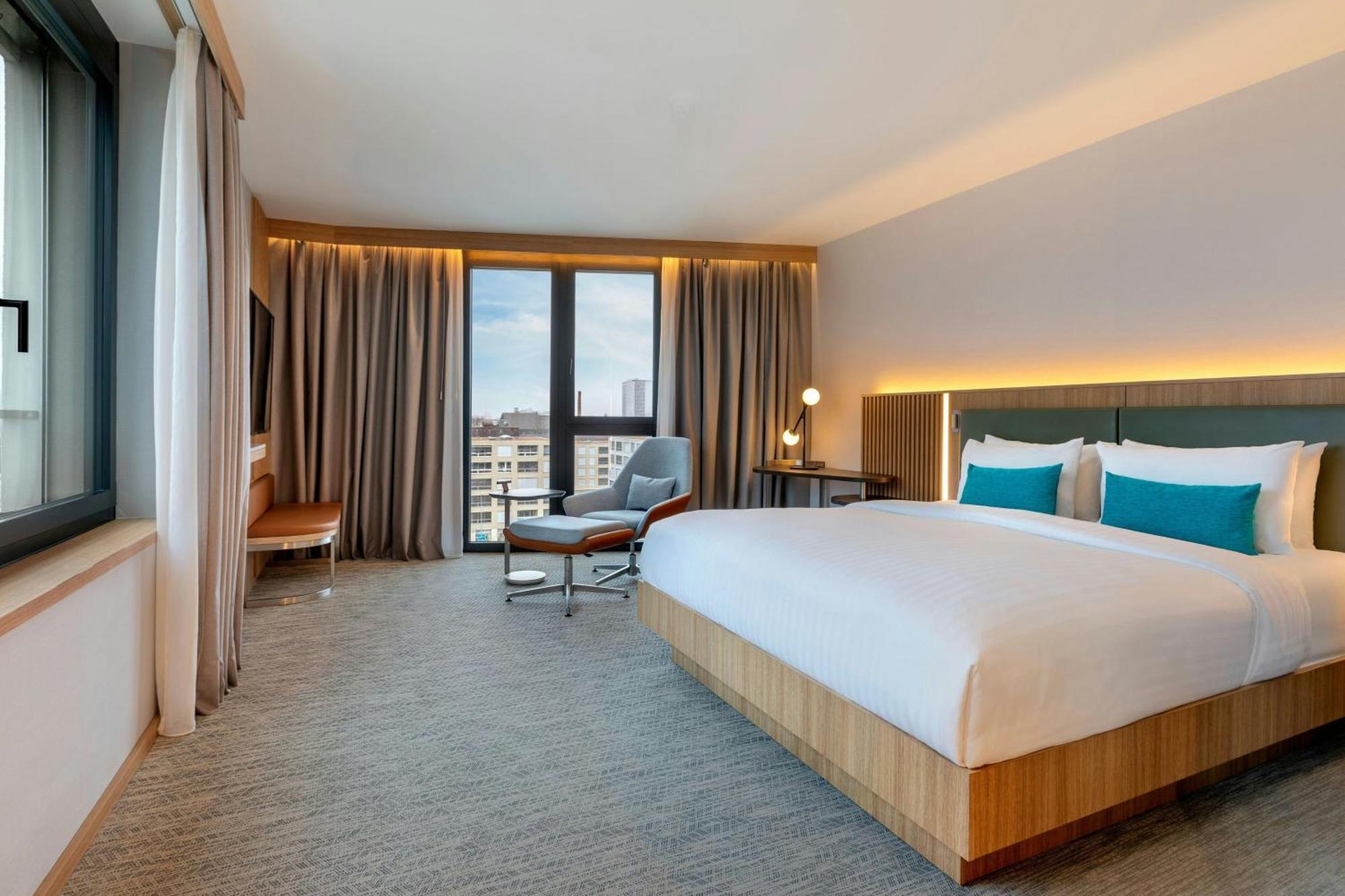 Отель Courtyard By Marriott Biel Bienne Экстерьер фото
